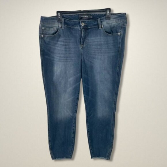 torrid Denim - Torrid Premium Boyfriend Cropped Jeans Frayed Hem Mid Rise Waist Wash Denim W 12